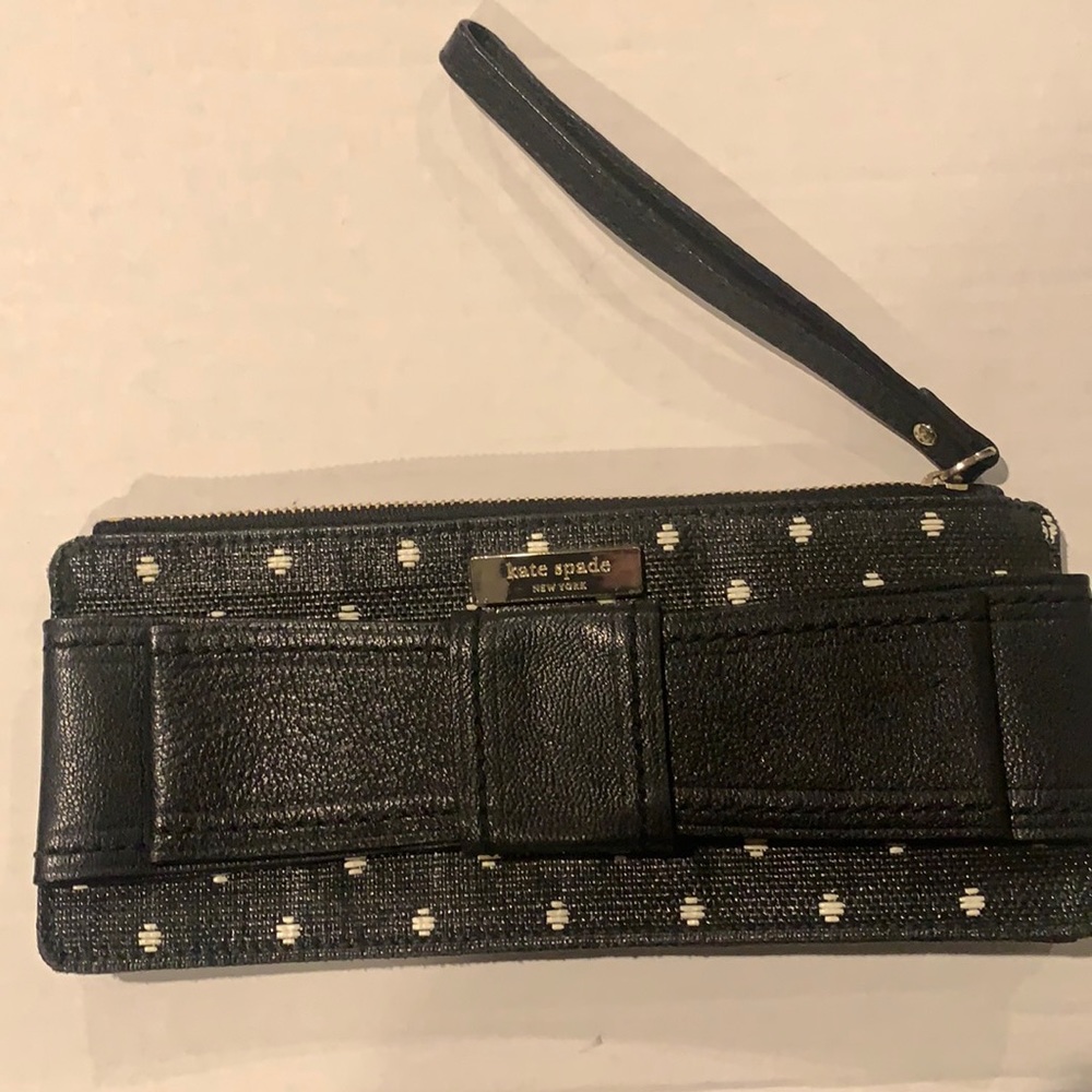 Pristine Kate Spade wristlet